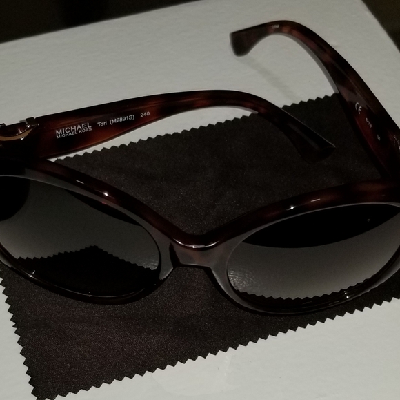 *BRAND NEW* Michael Kors Tortoise Shell Sunglasses - Picture 3 of 9